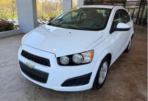 Summit White 2013 Chevrolet Sonic LT