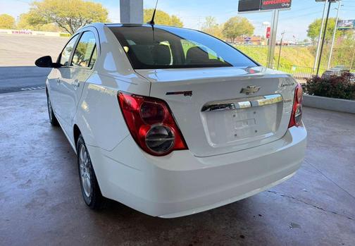 Summit White 2013 Chevrolet Sonic LT