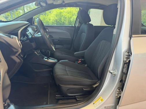 Silver Ice Metallic 2017 Chevrolet Sonic LT