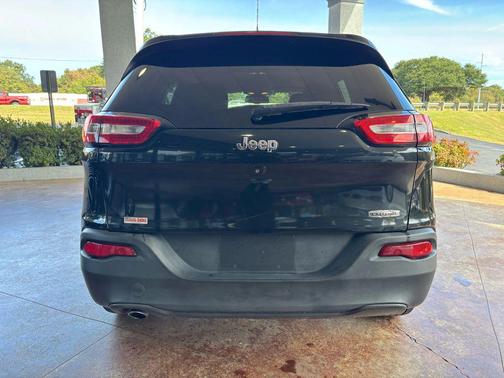 2015 Jeep Cherokee Sport