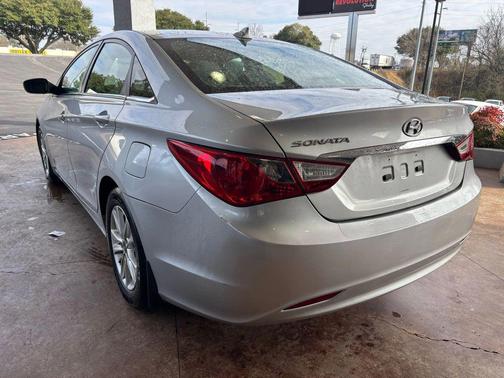 2013 Hyundai SONATA GLS