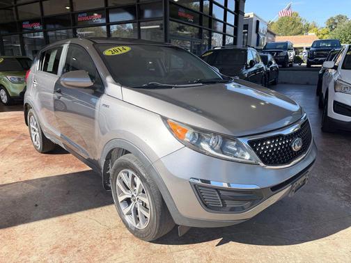 Mineral Silver 2014 Kia Sportage LX