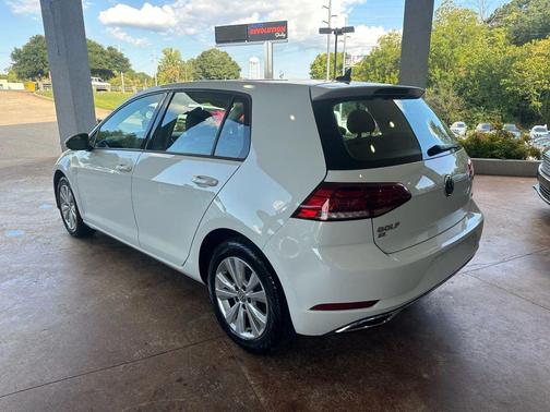2018 Volkswagen Golf TSI S