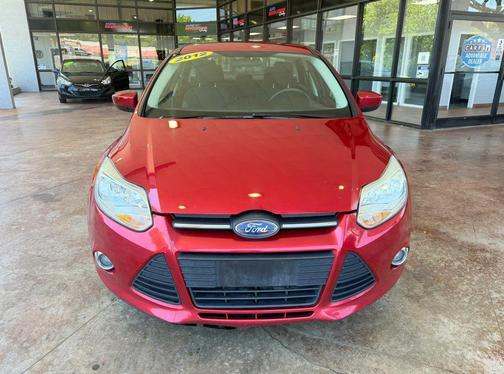 Red 2012 Ford Focus SE