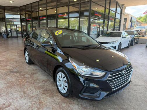 Absolute Black Pearl 2019 Hyundai Accent SE