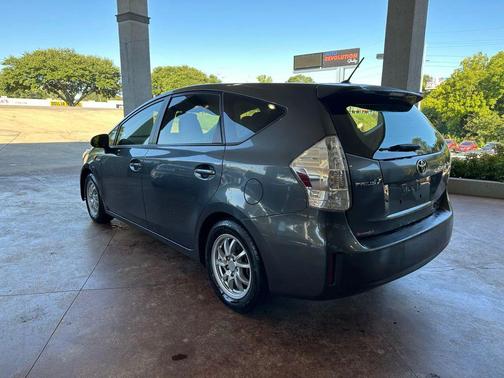 2013 Toyota Prius v Two
