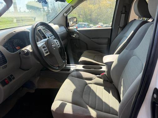 Glacier White 2016 Nissan Frontier S