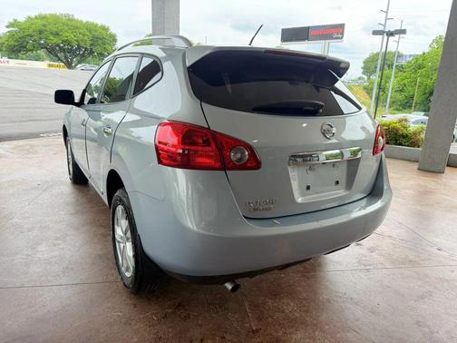 Blue 2015 Nissan Rogue Select S