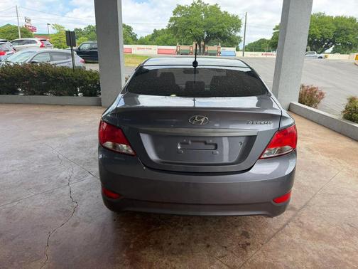Triathlon Gray Metallic 2016 Hyundai Accent SE