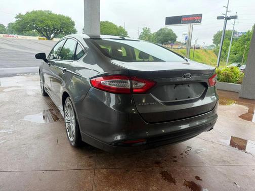 Gray 2016 Ford Fusion SE