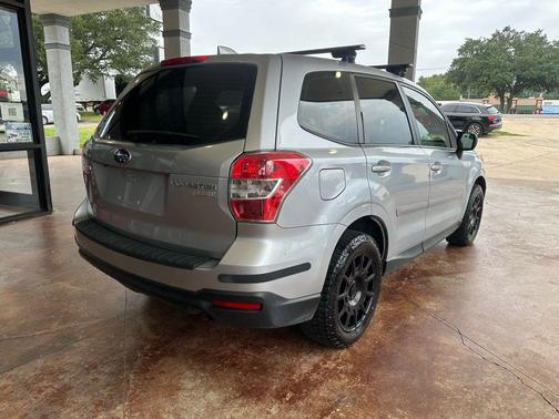 2016 Subaru Forester 2.5i