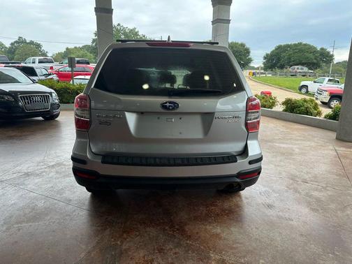 2016 Subaru Forester 2.5i