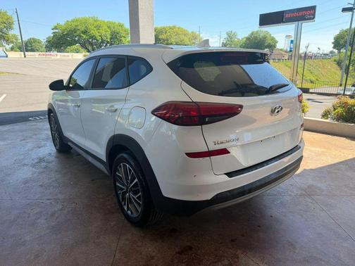 White Pearl 2019 Hyundai TUCSON SE