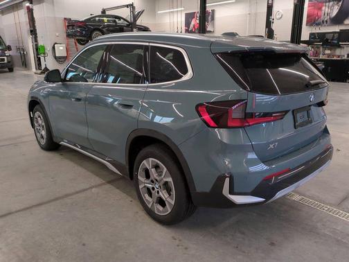 Cape York Green Metallic 2026 BMW X1 xDrive28i