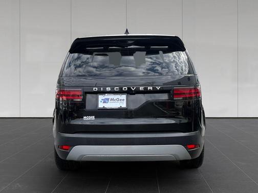 2024 Land Rover Discovery P300 S