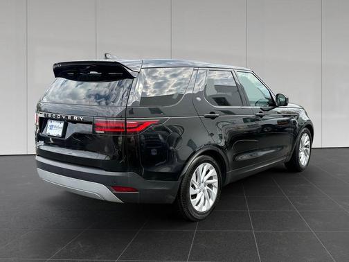 2024 Land Rover Discovery P300 S
