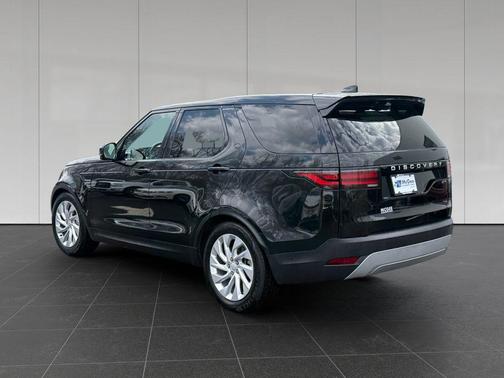2024 Land Rover Discovery P300 S