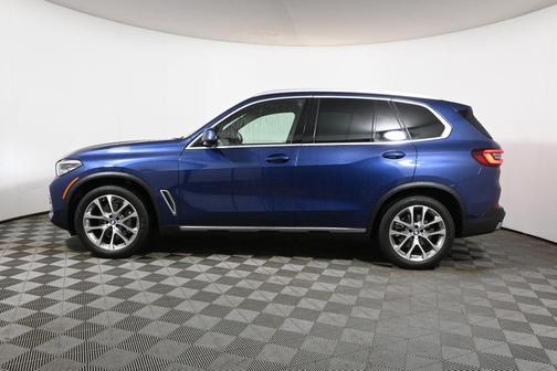 Phytonic Blue Metallic 2022 BMW X5 xDrive40i