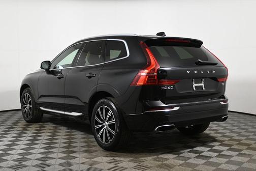 Onyx Black Metallic 2021 Volvo XC60 T5 Inscription