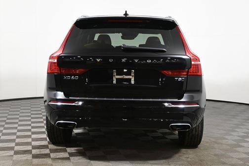 Onyx Black Metallic 2021 Volvo XC60 T5 Inscription
