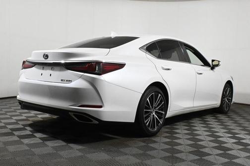 Eminent White Pearl 2023 Lexus ES 350 Base