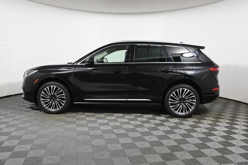 INFINITE BLACK MET CC 2022 Lincoln Corsair Standard