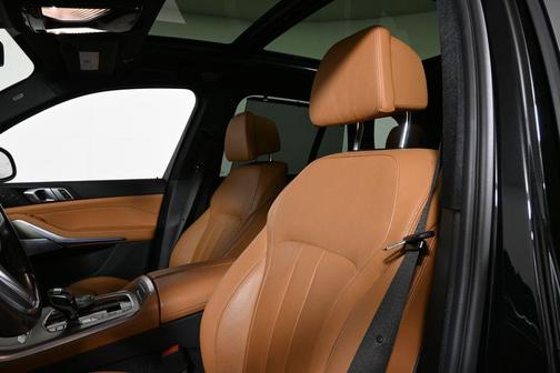 Black 2022 BMW X5 xDrive40i