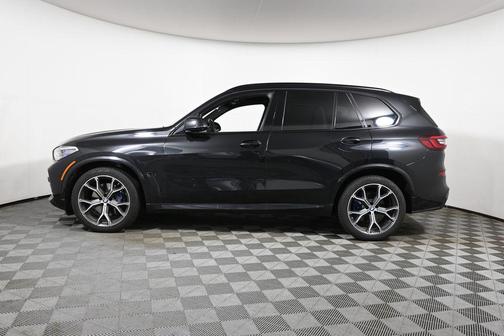 Black 2022 BMW X5 xDrive40i