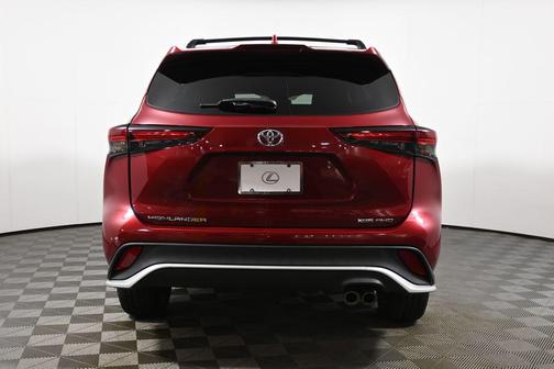 Ruby Flare Pearl 2024 Toyota Highlander XSE
