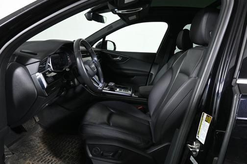 Orca Black Metallic 2020 Audi Q7 55 Premium Plus