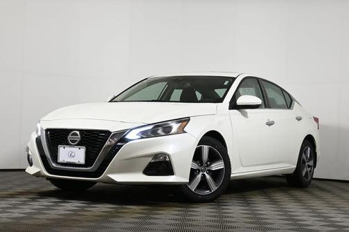 Pearl White Tricoat 2020 Nissan Altima 2.5 SL