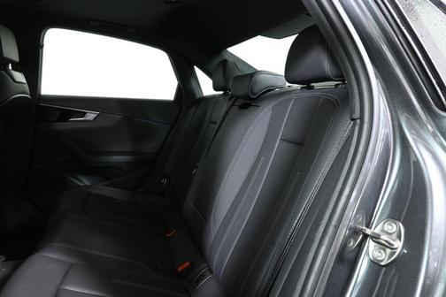 Daytona Gray Pearl Effect 2021 Audi A4 45 S line Premium