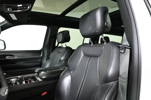 Bright White Clearcoat 2022 Jeep Wagoneer Series III 4x4