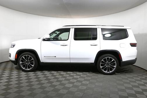 Bright White Clearcoat 2022 Jeep Wagoneer Series III 4x4