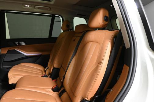 Alpine White 2021 BMW X7 xDrive40i