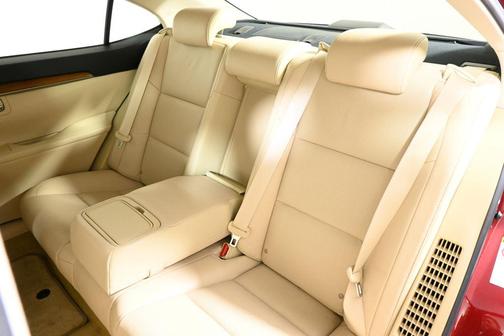 Matador Red Mica 2013 Lexus ES 300h Base