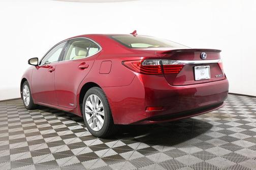 Matador Red Mica 2013 Lexus ES 300h Base