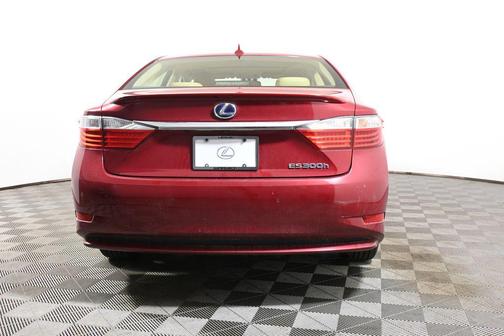 Matador Red Mica 2013 Lexus ES 300h Base
