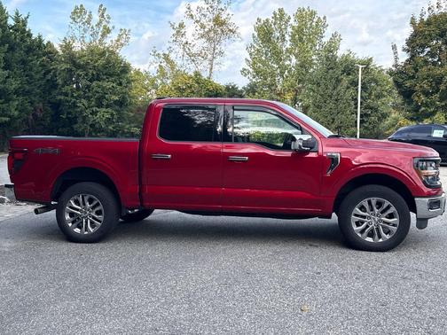 Rapid Red Metallic Tinted Clearcoat 2024 Ford F-150 XLT