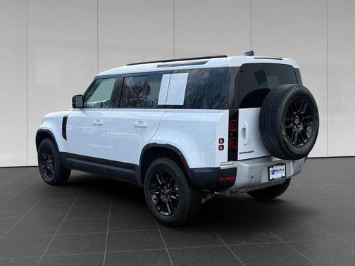 2025 Land Rover Defender 110 P300