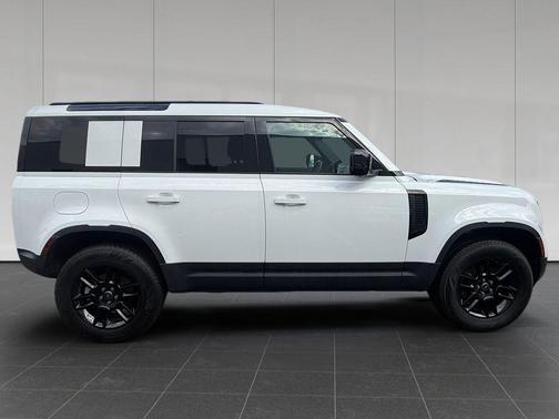 2025 Land Rover Defender 110 P300