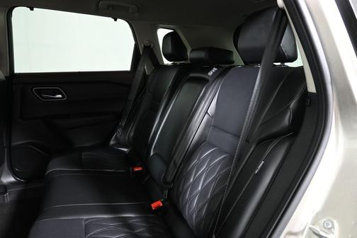 Champagne Silver Metallic/Super Black 2022 Nissan Rogue Platinum