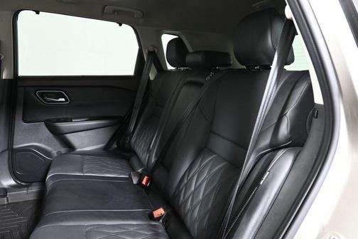 Champagne Silver Metallic/Super Black 2022 Nissan Rogue Platinum
