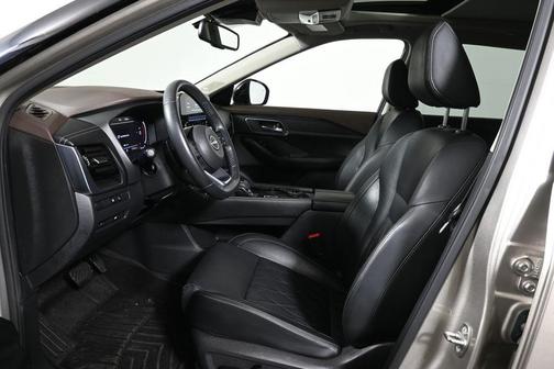 Champagne Silver Metallic/Super Black 2022 Nissan Rogue Platinum