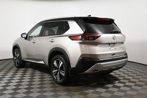 Champagne Silver Metallic/Super Black 2022 Nissan Rogue Platinum