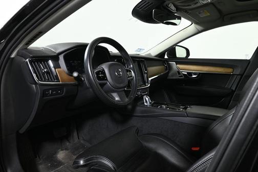 Onyx Black Metallic 2019 Volvo S90 T8 Inscription