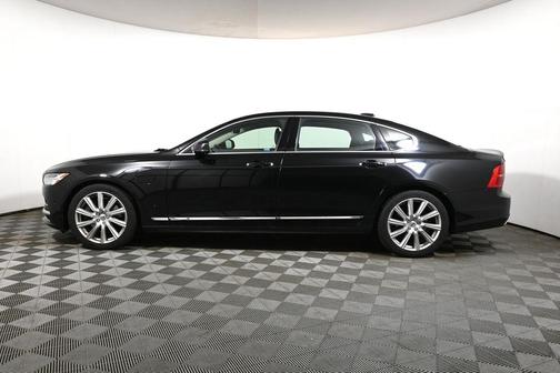 Onyx Black Metallic 2019 Volvo S90 T8 Inscription
