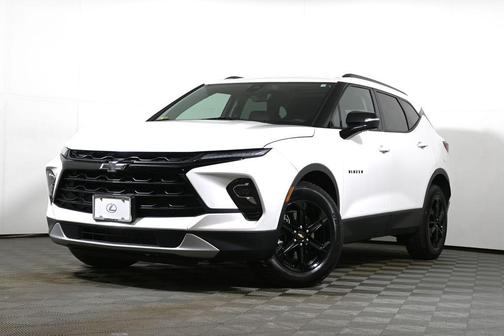 Iridescent Pearl Tricoat 2025 Chevrolet Blazer 3LT