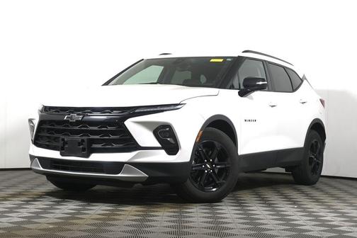 Iridescent Pearl Tricoat 2025 Chevrolet Blazer 3LT
