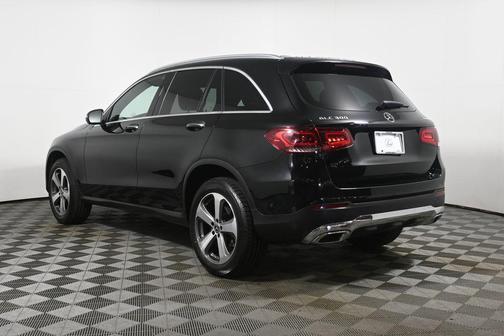 Black 2022 Mercedes-Benz GLC 300 4MATIC